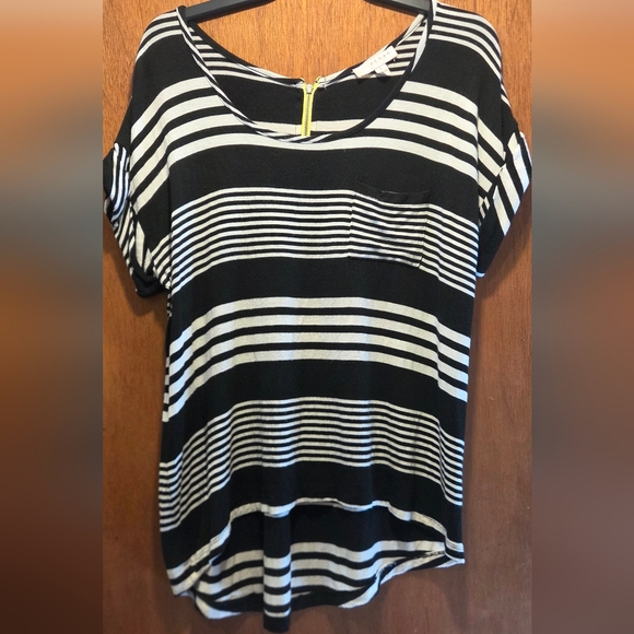 Kenar Tops - Kenar Black * White Striped Short Sleeve Tee SzL